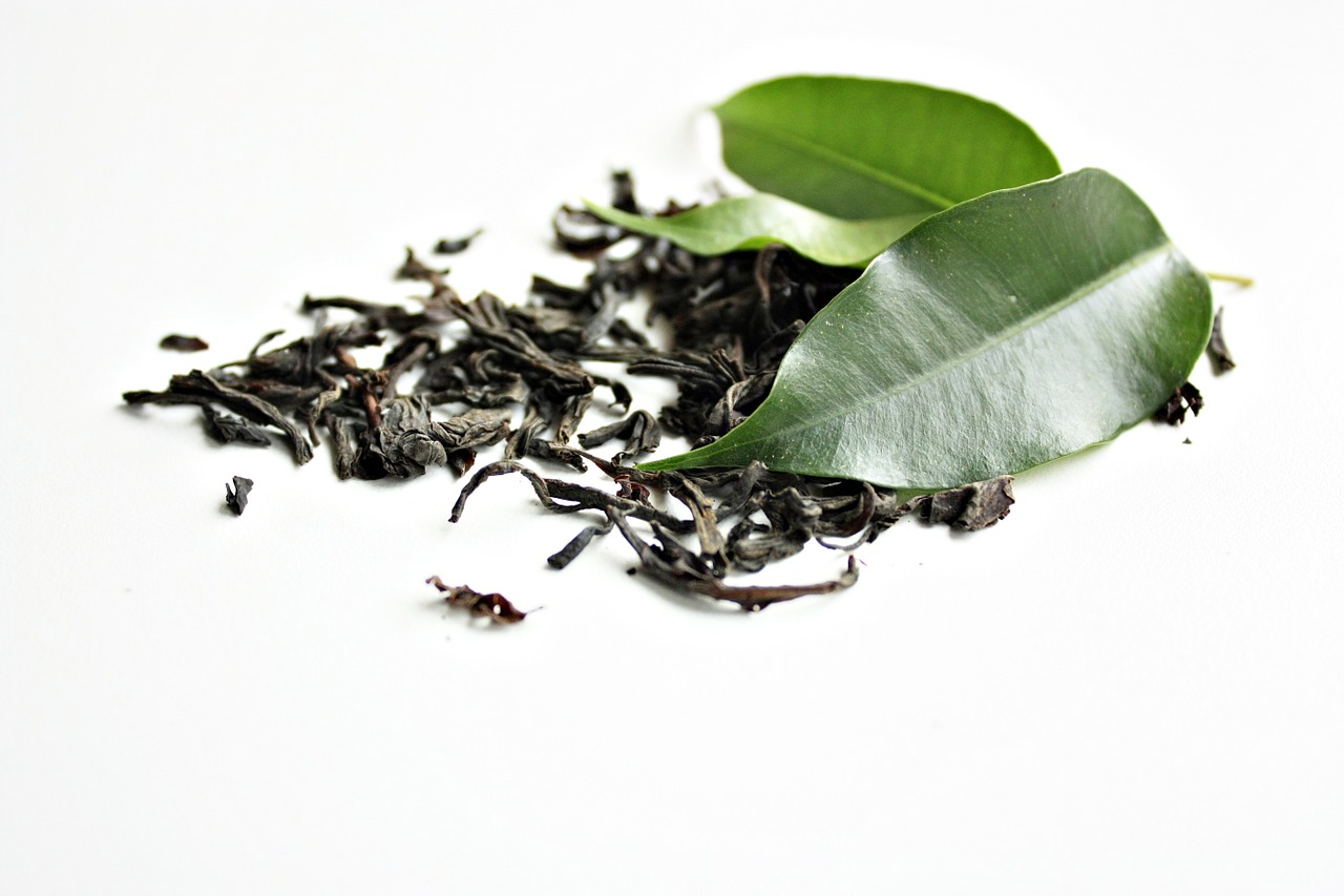 Making Green Tea Using Tea Leaves