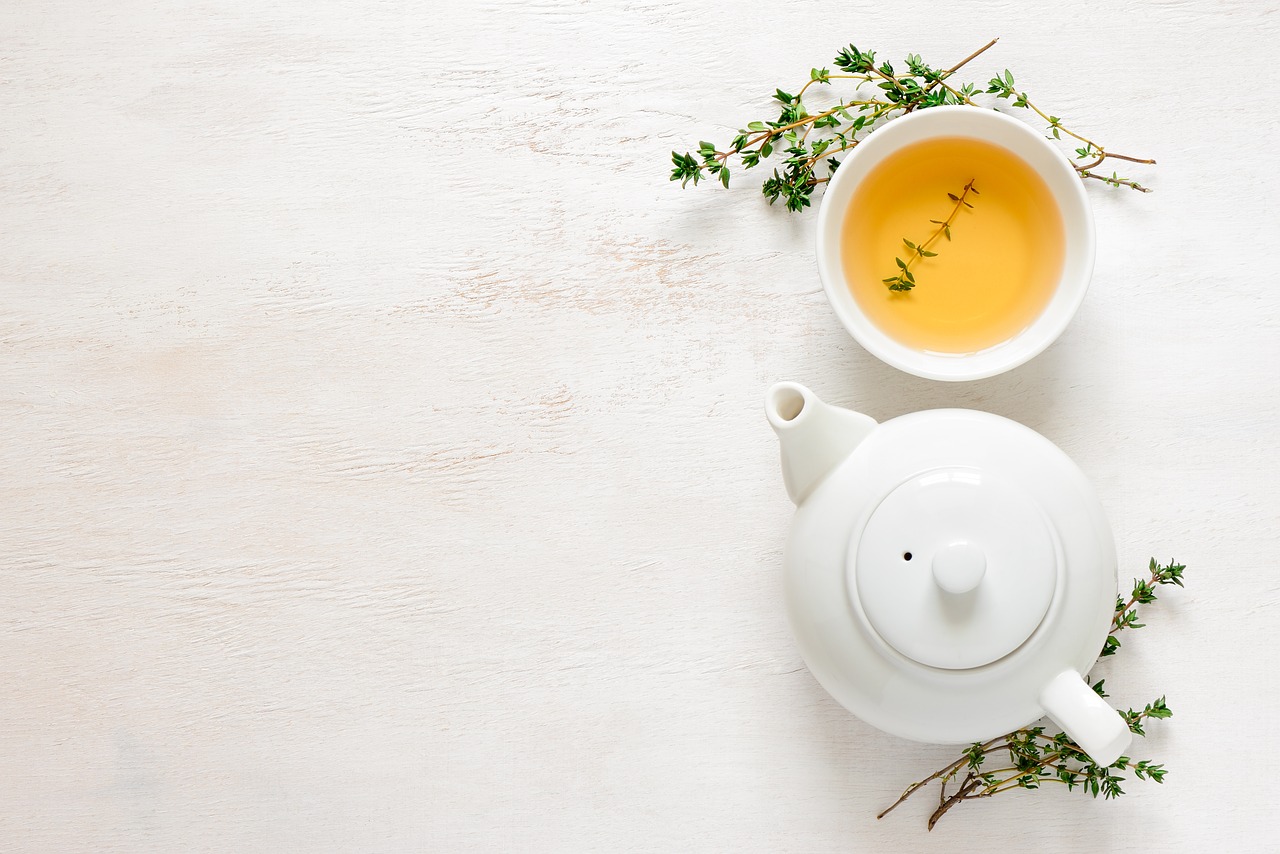 when to drink green tea before or after meal